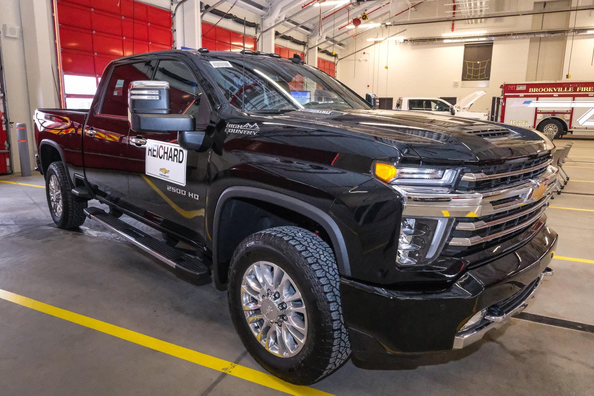 MFG_GM's tweet photo. To help meet demand for the @chevrolet #Silverado and @GMC Sierra, we’re happy to announce a new $175M facility to be built in Brookville, OH. These 100 new jobs will help deliver components to our DMAX engine plant starting in late 2020. #USManufacturing https://t.co/Hk0YO9S3yq https://t.co/7PXFDbbbUq