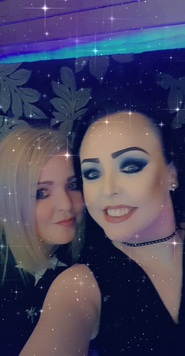 SchmuzyHerd's tweet image. Twinkling with @Scot_Blondina #Aberdeen #PosingAgain