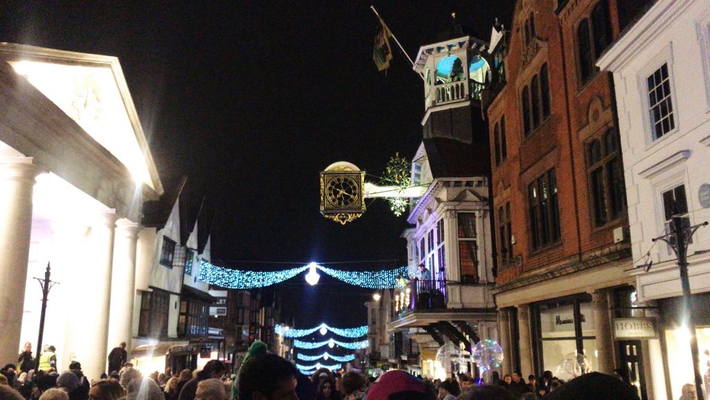 julialampard's tweet photo. Magical #Guildfordlights βοΈ https://t.co/ONSsu85bp1