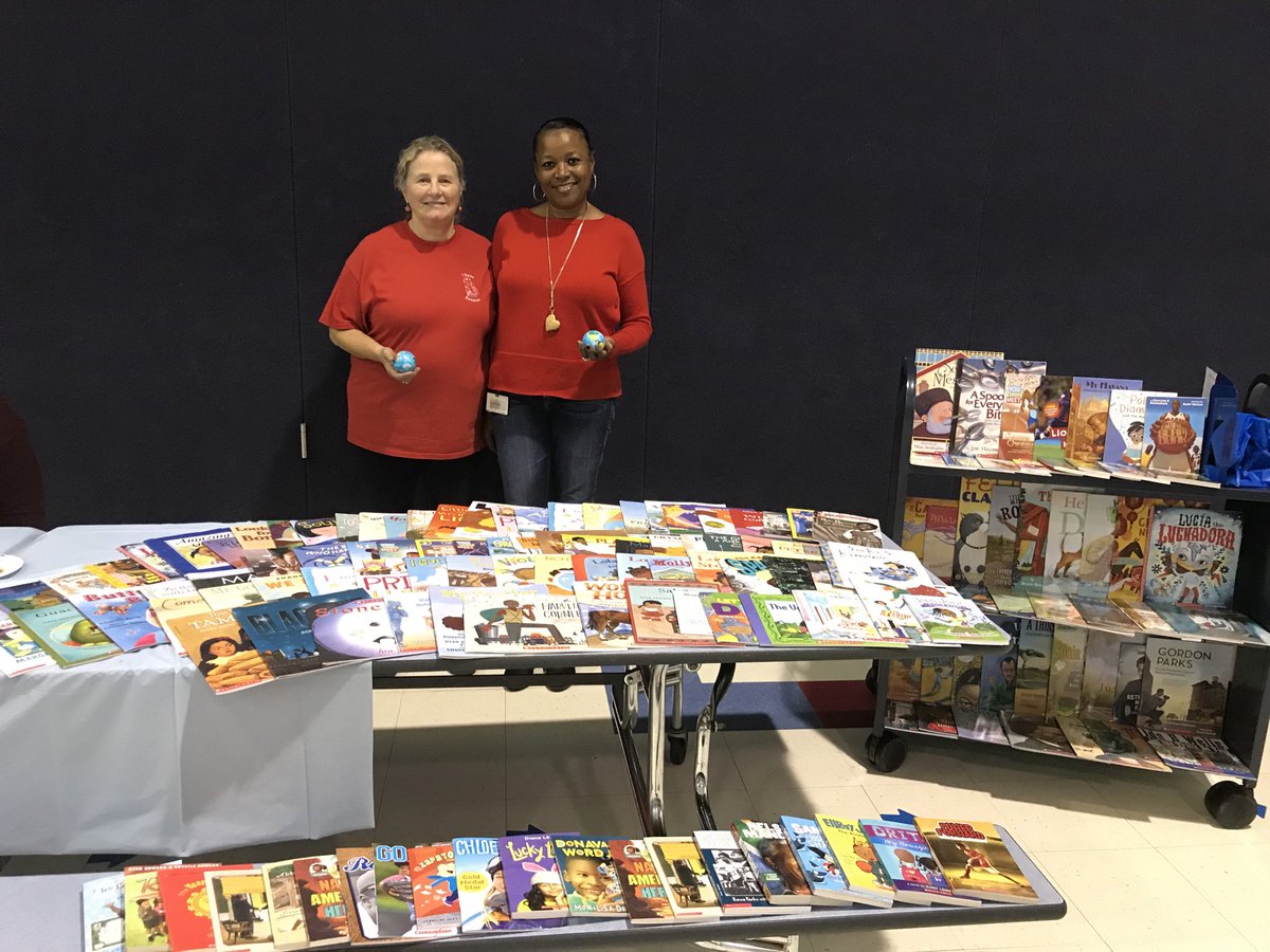 5valoews's tweet photo. #ABESpositivenote. Multicultural Night gave away 200 books. Great attendance for a first time event https://t.co/FAYEB2KAin