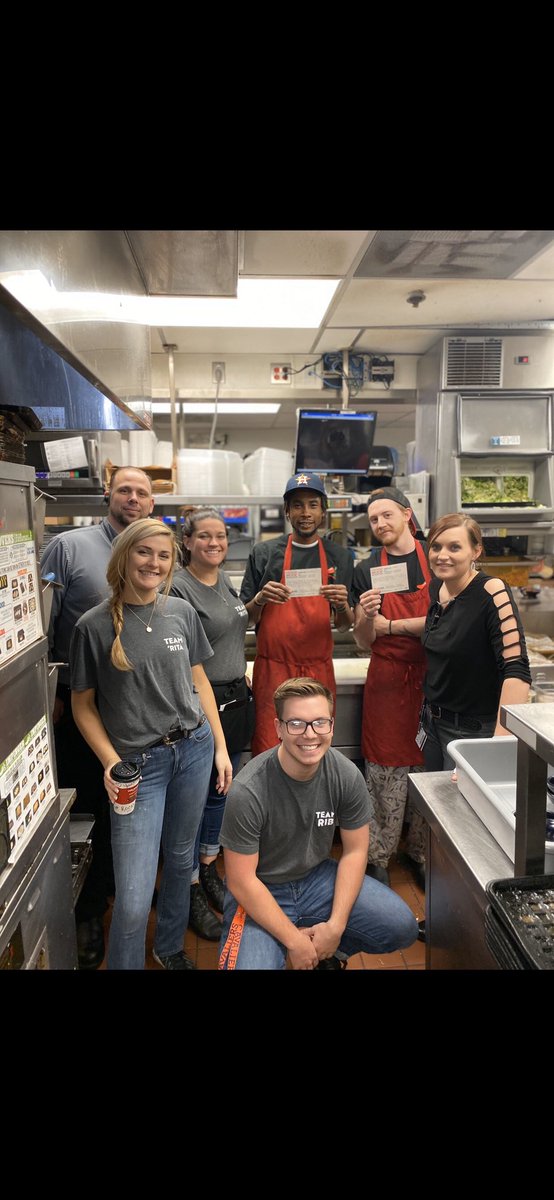 lutherlibby's tweet image. ❤️OH crew @Chilis Lynchburg getting recognized for #foodperfection ! Keep rocking it, #squadrules @ChilisJobs @StarCulture_com @myemployees