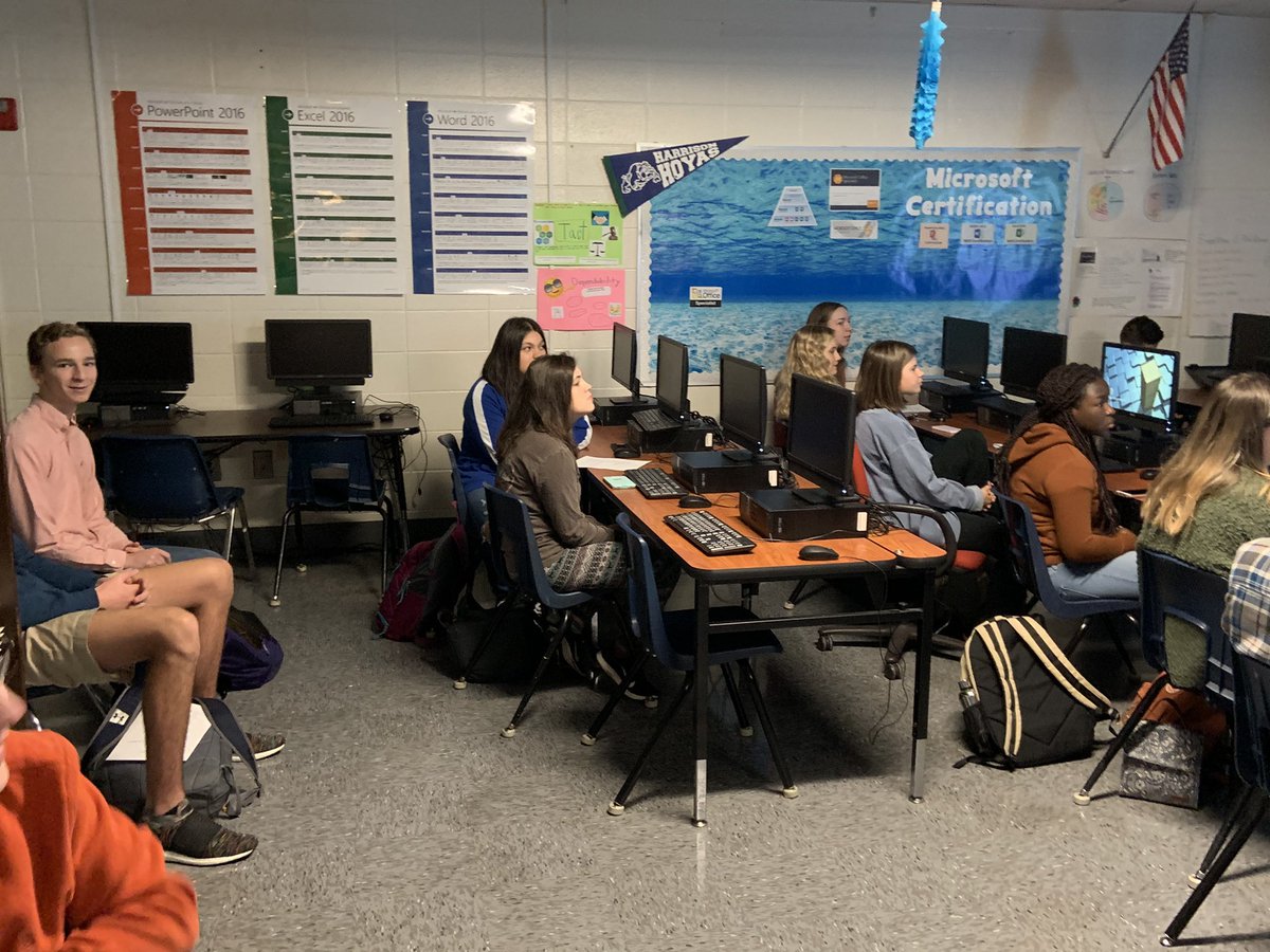 FblaHarrison's tweet photo. Great meeting today! Posts will be coming in a few days about field trip/ adopt a family info. If you are competing make sure you know when you compete/and pay your $25 by Christmas break (checks made out to HHS). If you have questions or concerns DM this account or stop by 510! https://t.co/ODrK6tvuTO