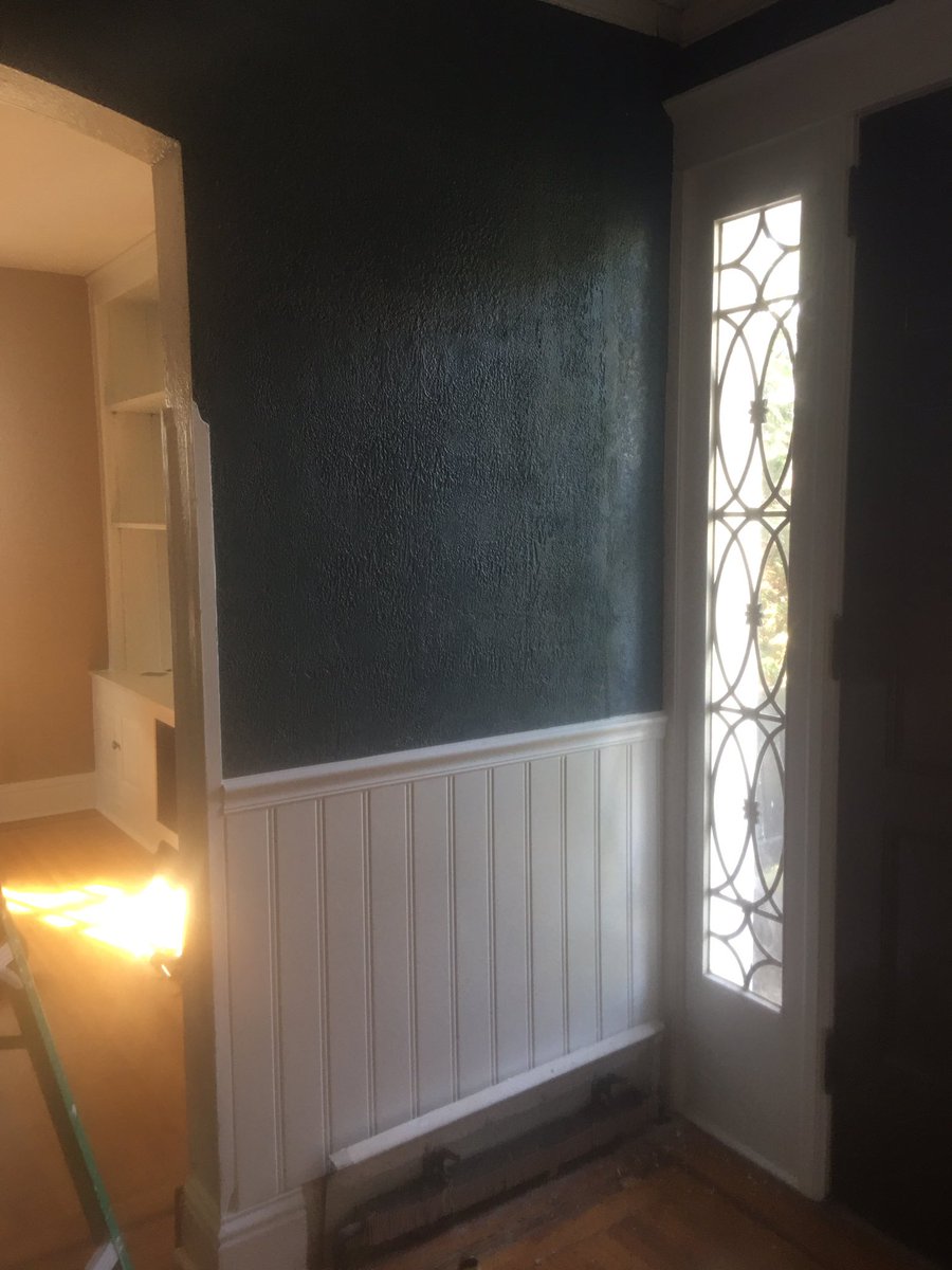 MelissaHBurg's tweet photo. Day 2 Project ‘Bye Bye Trees’ in full swing! Yard is a little torn up but can’t do anything about that. Painting of built-in bookcases & living rm to wrap up pipe/water damage 2 months ago done by Fri. New expansion tank on boiler installed today! 🌳🏡 #164Projects #ByeByeTrees https://t.co/rEgLMonvqA