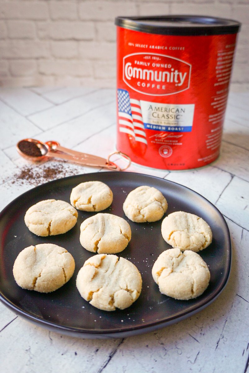 NotQuiteSusie's tweet image. Love coffee? You NEED these coffee-infused cookies! #ad

Today I’m sharing the recipe for these sweet Crinkle Coffee Cookies made with @CommunityCoffee American Classic Blend from @Walmart!

Get the recipe: notquitesusie.com/2019/11/crinkl…

#CommunityCoffee
