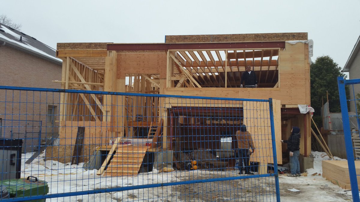 mbulgutch's tweet photo. We've been checking the progress of this house for a couple of weeks now. Great opportunity to learn how wood becomes lumber. So glad I took a forestry tour this summer through Canadian Ecology Centre #BackroadsBill https://t.co/4t5lLza7sD