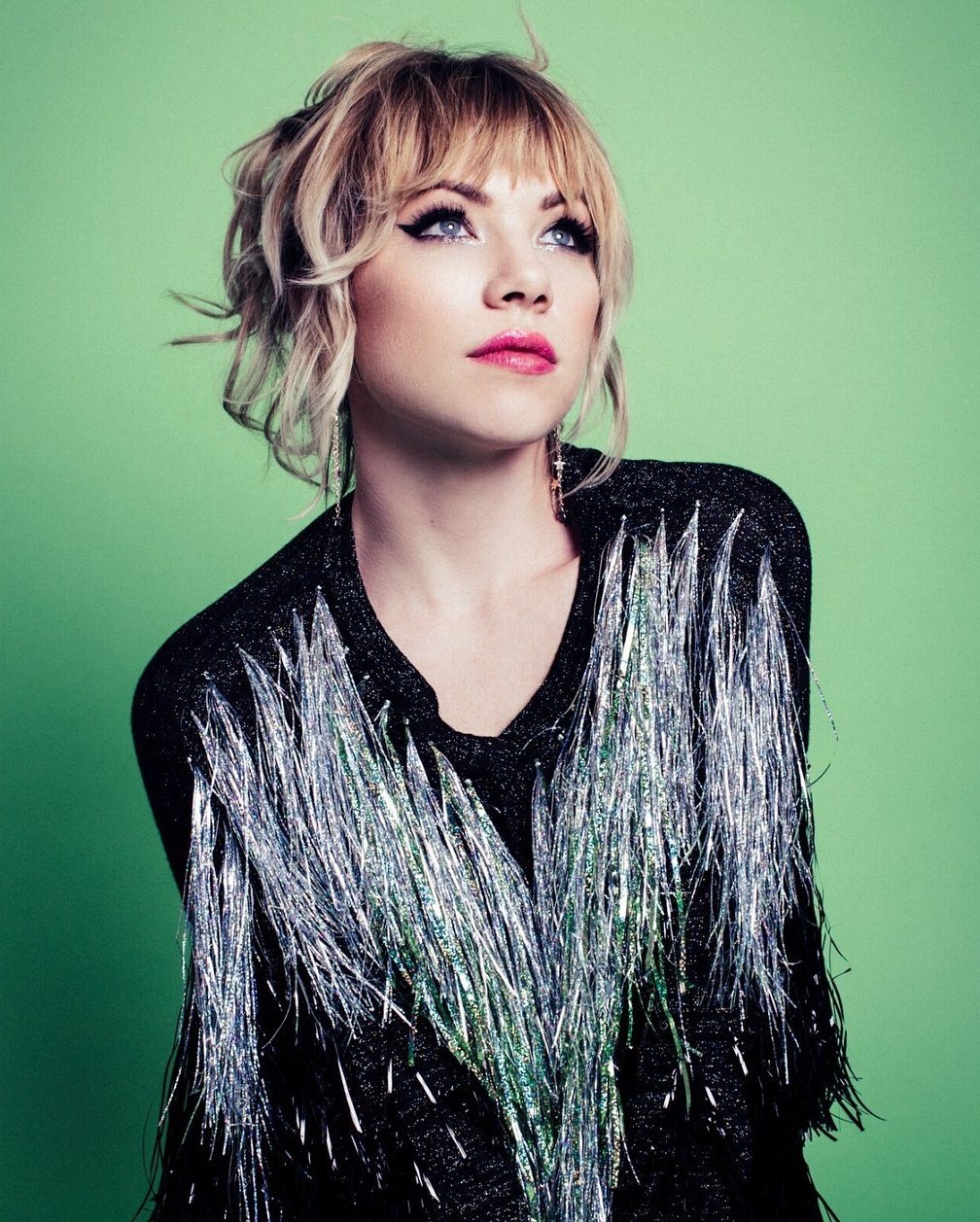 Happy Birthday Carly Rae Jepsen I love you 3000 