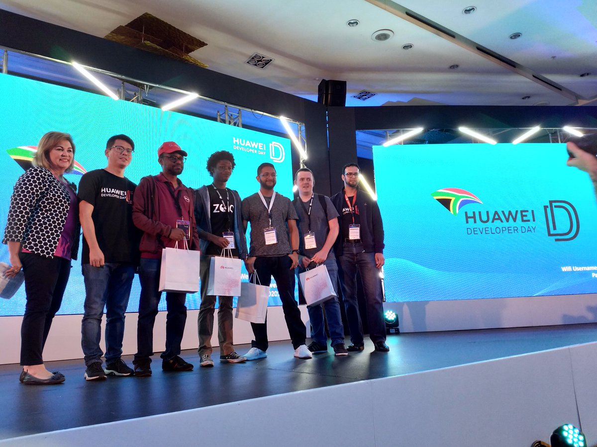 SimonBotes's tweet photo. Winners of the #HUAWEIDevelopersDay code labs challenge. Congratulations all. #HDD2019ZA https://t.co/2acwvT64Rp