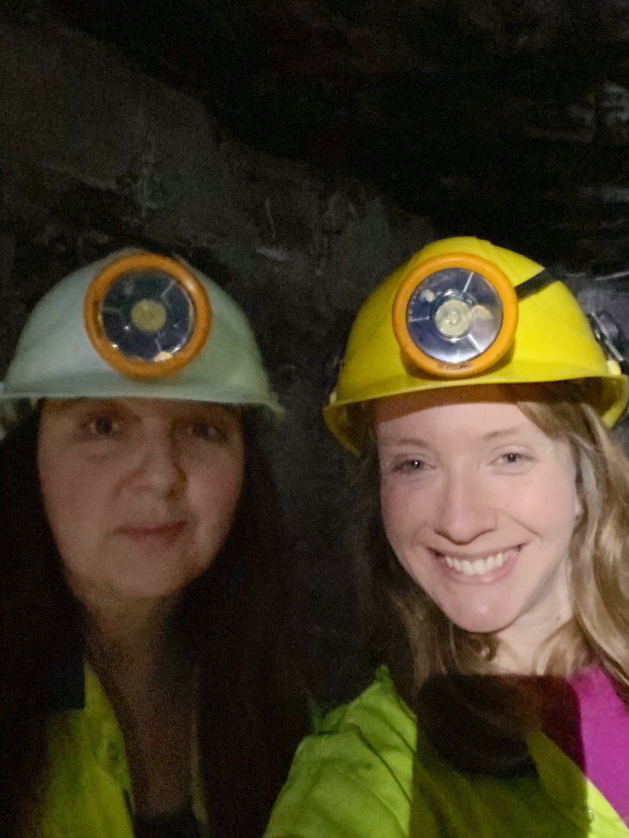 LouisaJPreston's tweet image. Such a great few weeks exploring the Earth from the inside! #marsanalogues #ExoMars #realgeologistswearhardhats with @MRBarcenilla