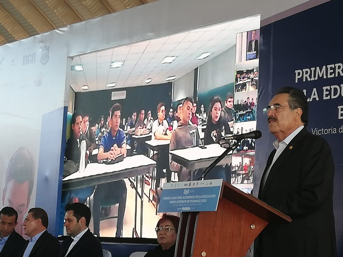 CONALEP_Dgo's tweet photo. Da inicio el acto Inaugural del "Primer Concurso Académico de la Educación Media Superior en Durango 2019" presidido por el Sr. Gobernador del Estado @AispuroDurango y lo acompaña nuestro Director Estatal @AlfredoParraA presidente de @CEPPEMS en Durango. https://t.co/6ubL90MZZb