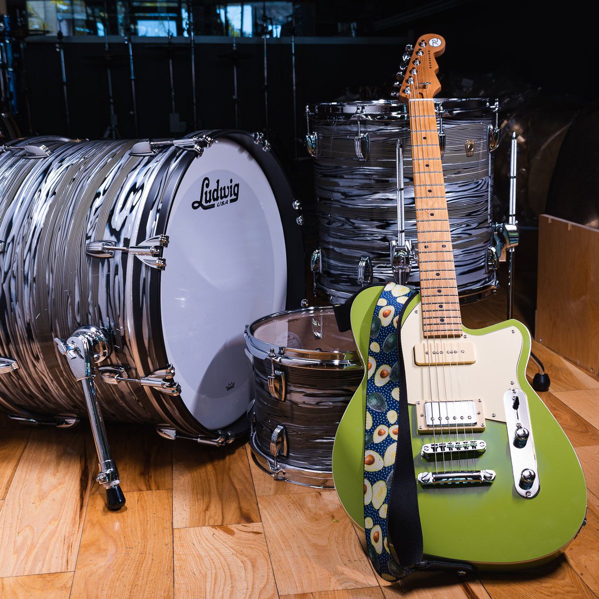 ChicagoMusicEx's tweet photo. his CME Exclusive Avocado @ReverendGuitars Double Agent OG with roasted maple neck is roasty and toasty! 
https://t.co/uLaQSOKB2d
#chicagomusicexchange #reverend #doubleagentOG #CMEexclusive #gearwire #gearybusey #guitarspotter #guitarphotography #guitarsdaily #tonemob https://t.co/kpFluJiy5D