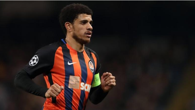 BBCSport's tweet photo. Shakhtar Donetsk's Taison has been given a one-match ban following the red card he received for reacting to racist abuse.

Read: https://t.co/bMCQNFJGub

#bbcfootball https://t.co/2nphdGl2MM