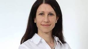 Premiérův syn o únosu na Krym: "Dita Protopopová mi řekla: Vyber si, buďto tě zavřeme v Národním ústavu duševního zdraví, nebo půjdeš na prázdniny, v uvozovkách.” Nyní lékařka Protopopová povýšila, stala se tajemnicí vládní rady pro duševní zdraví. 1url.cz/NMmIq