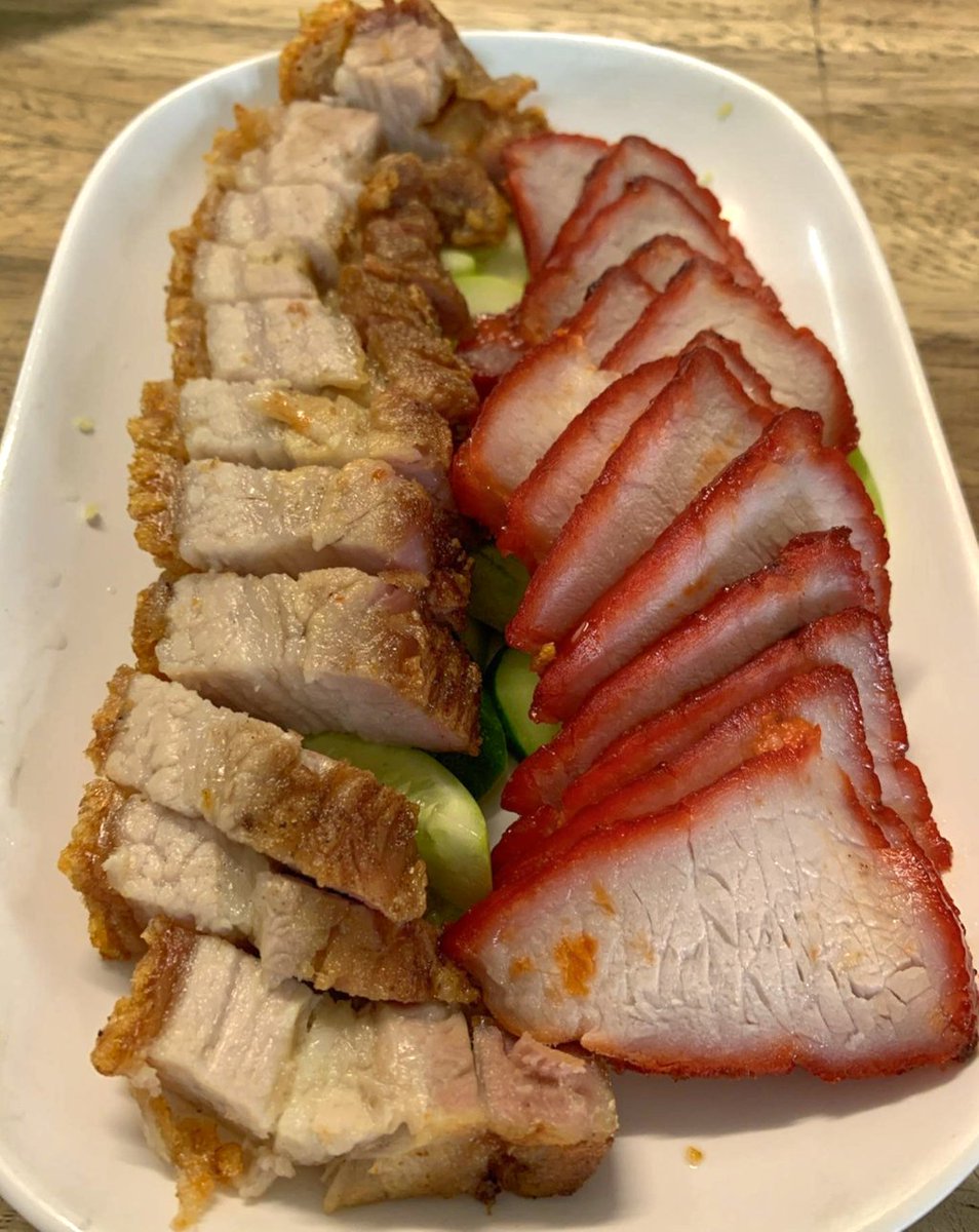 wongnai's tweet photo. หมูแดงหนานุ่ม หมูกรอบฟินละมุน และเป็ดย่างหนังกรอบไม่เหมือนใคร!🤩 ร้านนี้คือรสชาติดี เมนูเยอะ แต่ราคาเป็นมิตรมากๆๆๆ ไม่แพงเลย คนเลยเยอะตลอด ต้องลองจ้าาา✨
📍ฉ่อยเป็ดย่าง (พุทธมณฑลสาย 2)
📸Art Thanyathorn
#วงในพาแดก https://t.co/MOfqCvJISd