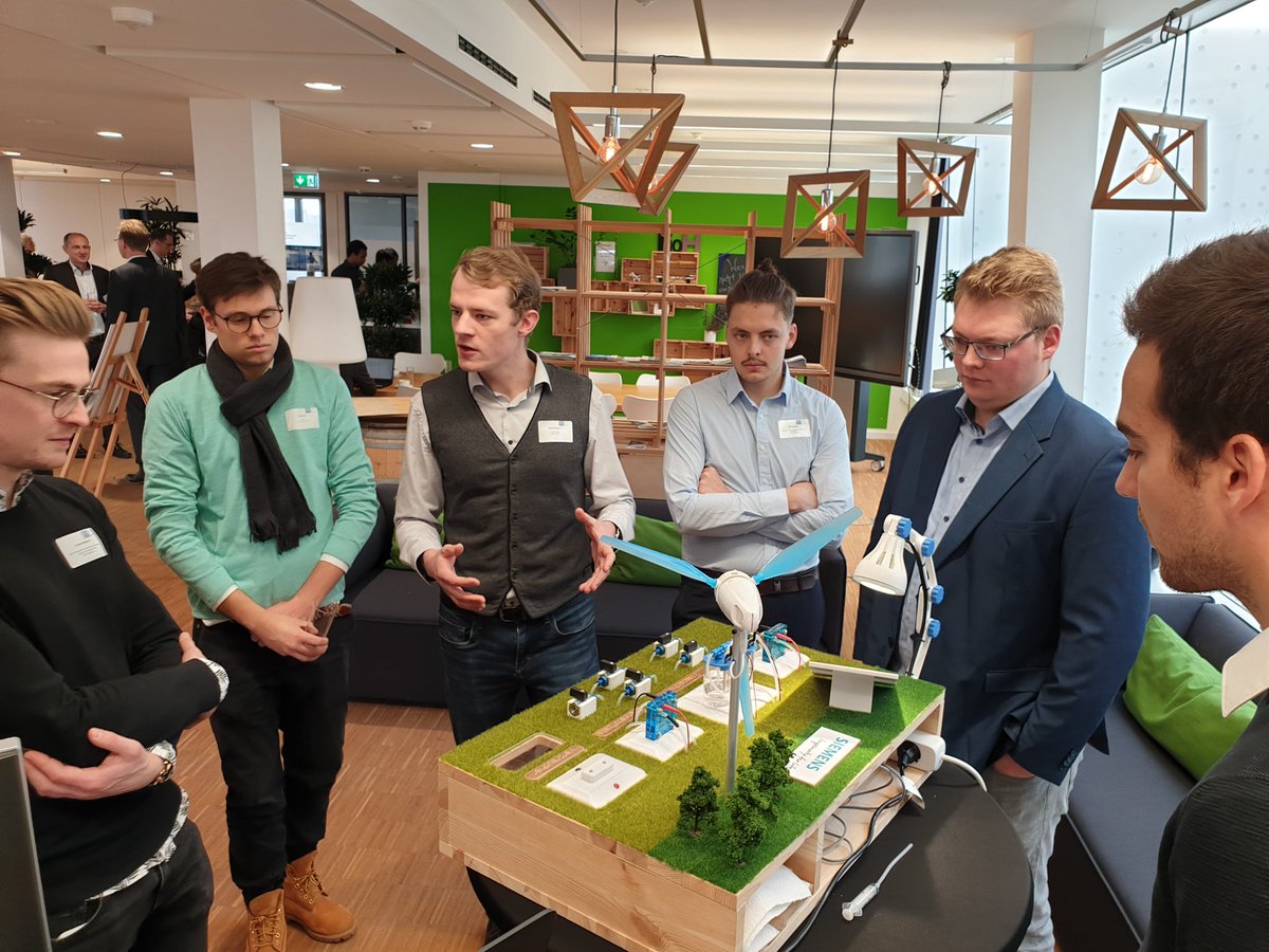 Was kann #Digitalisierung zur #Dekarbonisierung beitragen? Studierende, Forschende und Start Ups an der #RWTH Aachen diskutierten darüber bei der alljährl. Konferenz des Centers of Knowledge Interchange (CKI) der Siemens AG an der Hochschule. 
cki.rwth-aachen.de 
#CKIconf19