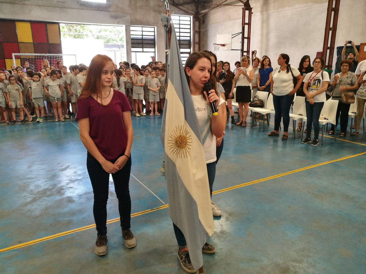 colegioICADE's tweet photo. Traspaso de Banderas en el Nivel Secundario https://t.co/tPC8By7seE