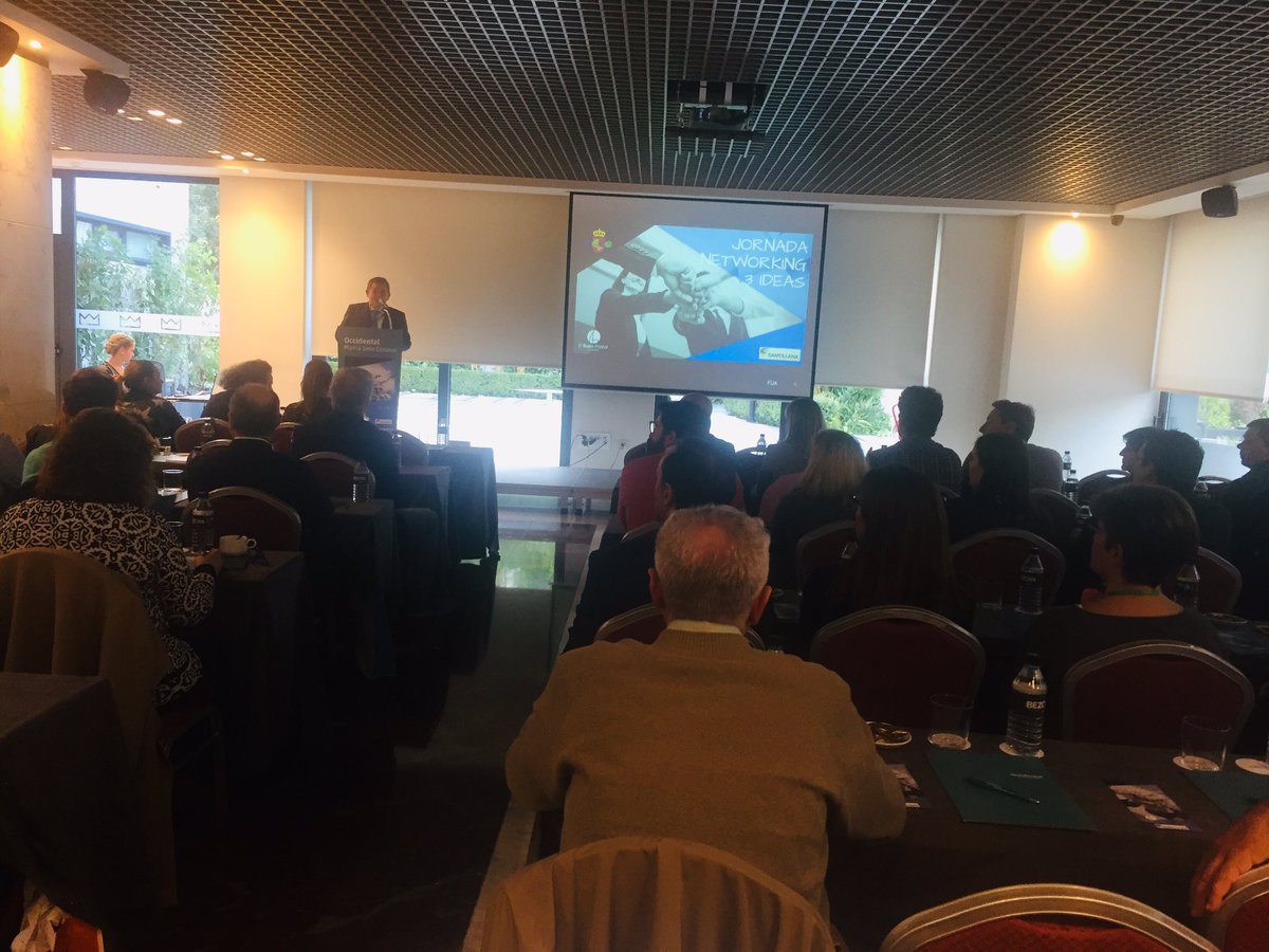 ColegioSalzillo's tweet image. Nuestro equipo presente en las Jornadas Networking #3ideas organizadas por @CECEducacion #Murcia