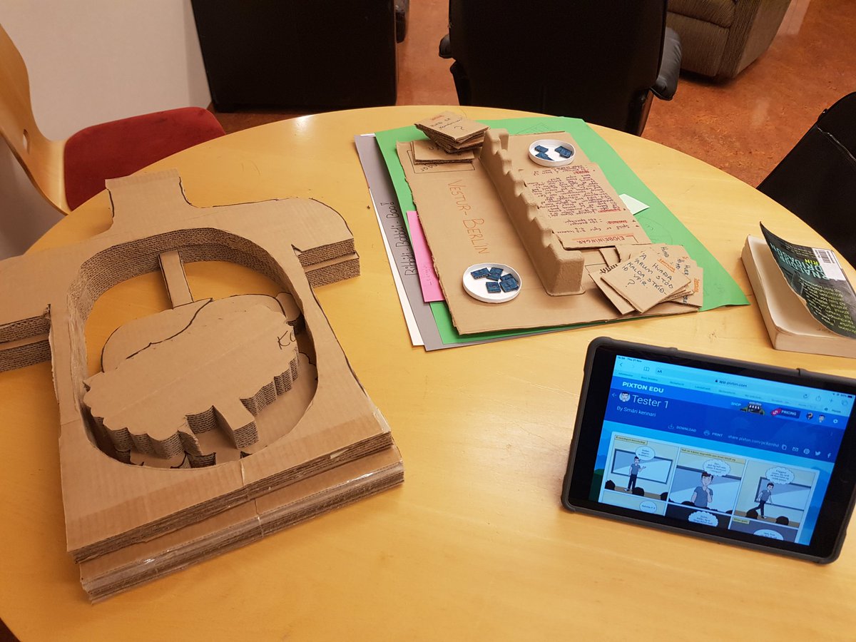 D4: Á starfsdegi getur maður bara sýnt það sem unnist hefur síðustu daga. Berlínarspil - Líffæralíkan úr pappa og teiknimynd út frá ævintýrum. #12dagatwitter #menntaspjall