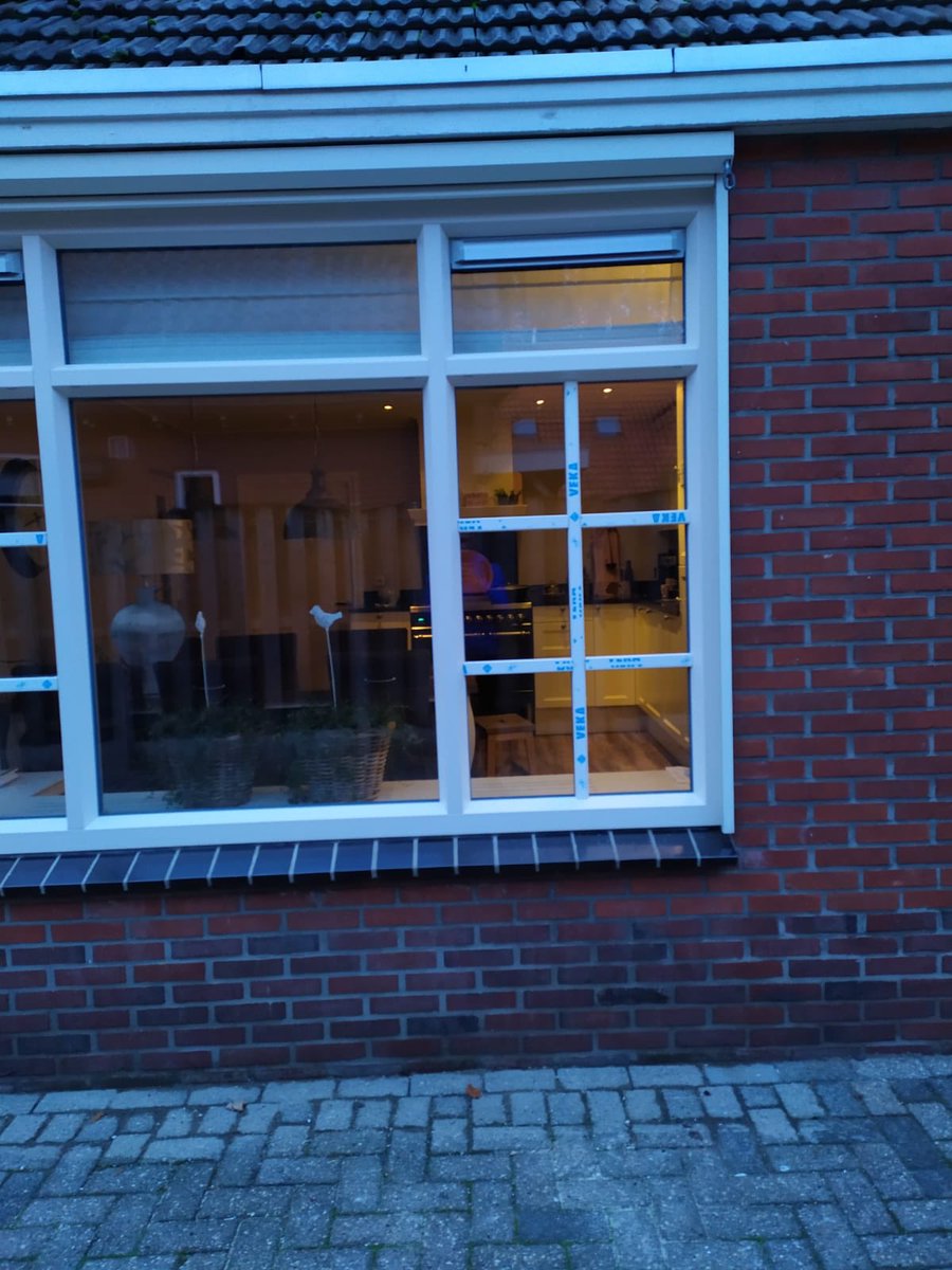 gerjansmelt's tweet photo. Het verder verduurzamen van onze woning uit 1942 gaat door. Alle boekdelen vervangen door #Unipanel #heering via @RKB_Vriezenveen en nieuwe luchtdichte kunststof kozijnen #veka #HR+++ glas. #isoleren en #reduceren https://t.co/qfvIGPwrMr