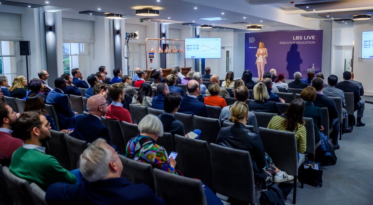 LBS's tweet photo. In the keynote session of #LBSLive, LBS's @lyndagratton explores what the new #100YearLife looks like. How is it transforming the ways we work, live and age? Lynda teaches on our HR Strategy in Transforming Organisations programme. Find out more. https://t.co/7rrNbrSwcZ https://t.co/cRlGA8h9az