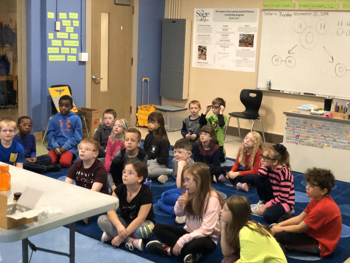 MrsSilva3grade's tweet photo. Learning from real scientists! @SchodackCSD @CastletonES https://t.co/wcfli59yM5