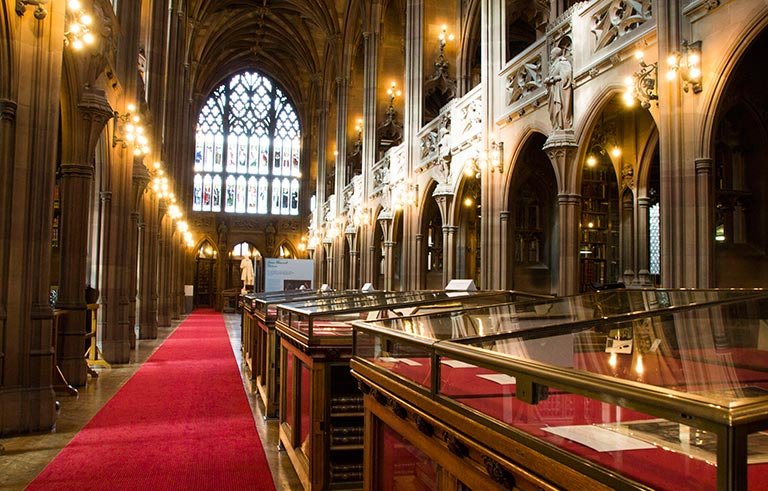 la_conectora's tweet photo. Hoy escribo de la #biblioteca John Rylands en Mánchester @TheJohnRylands, la biblioteca de Enriqueta, en el Artes &amp; Letras de @heraldoes https://t.co/2T9HeRaCI6 #viajesperifericos https://t.co/KaWB1eULqK