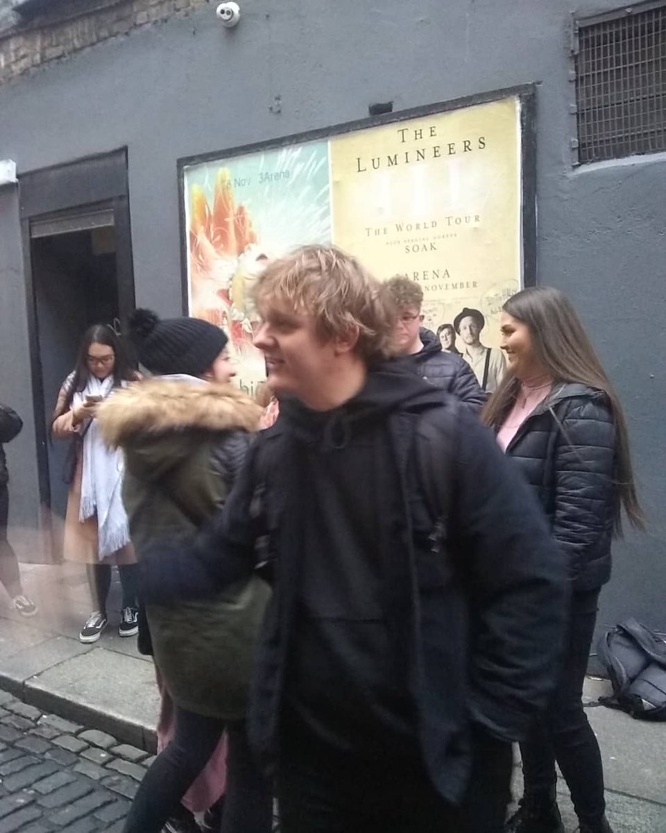 LewisCapaldiARG's tweet image. Lewis llegando al venue de Dublin!