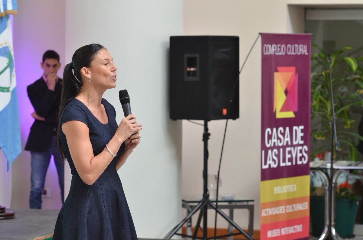 julietacorroza's tweet photo. #CierreJóvenesLíderes 
Quiero agradecer a todos los sectores de @LegislaturaNqn por recibirme con gran entusiasmo hace 4 años cuando ocupé la gran tarea de ser #SecretariadeCámara y a mis compañeros de @Ccclnqn, nada hubiese sido posible sin ellos. https://t.co/isqEgwI2ZP