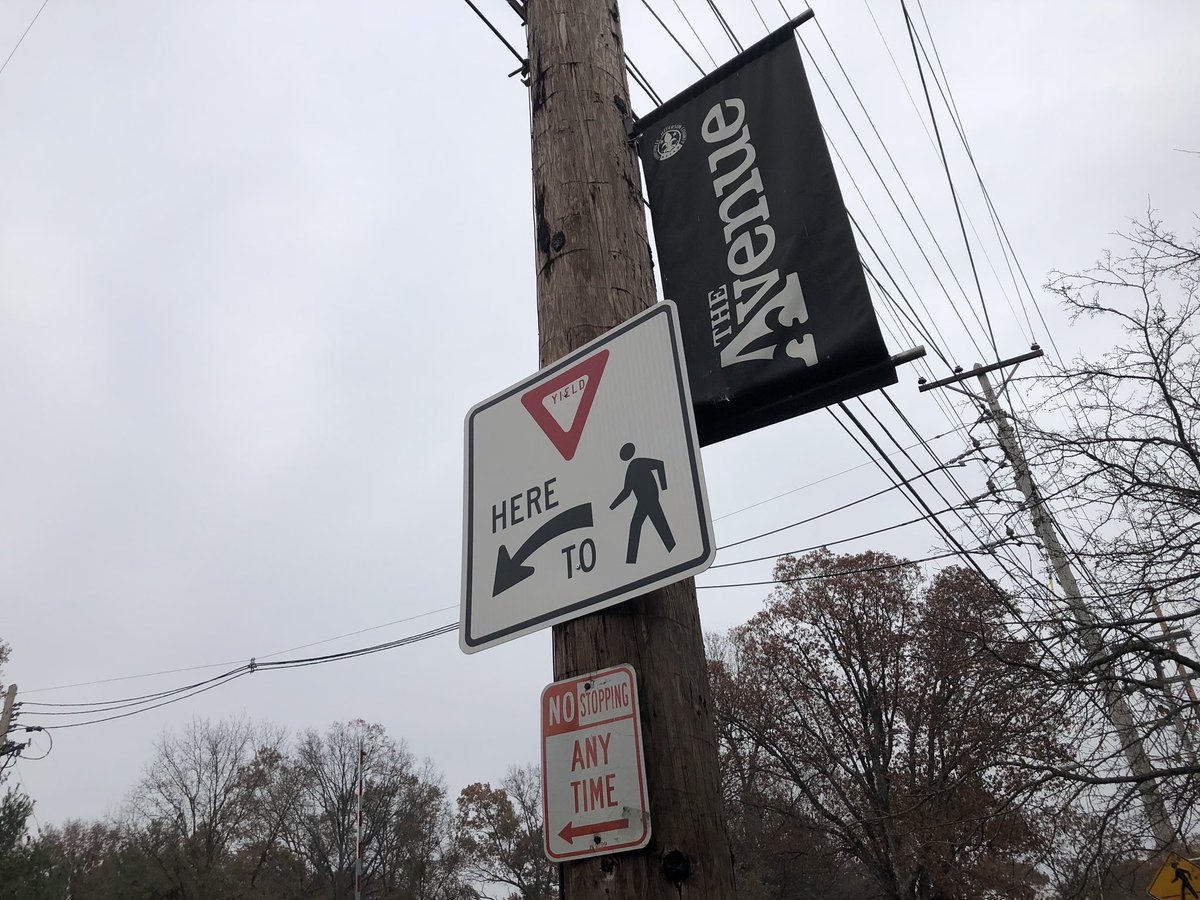 BillHollander's tweet image. Good to see @KYTCDistrict5 making crosswalks on @FrankfortAve more visible to motorists, and adding signage to state the law clearly: motorists are required to yield to pedestrians in marked crosswalks where no traffic signal is in operation- louisvilleky.gov/sites/default/…