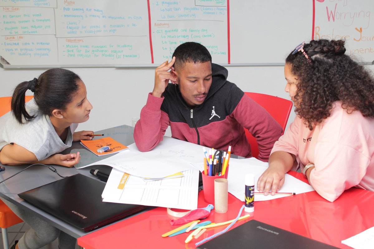 RLabs's tweet image. Introduction to Animation Session 4:
Creating a basic stop motion animation: scripting, storyboarding and creating the basic stop motion.
#MakingHOPEContagious #ThursdayClasses #BeXponential