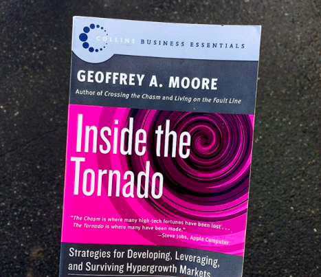 GuidanceProgram's tweet image. &quot;The winning strategy does not just change as we move from stage to stage, it actually reverses the prior strategy.”

Inside the Tornado, by Geoffrey A. Moore

Recommended by Steve Jobs, Co-Founder of Apple.Inc 

#Startup #StartupBooks #SGP