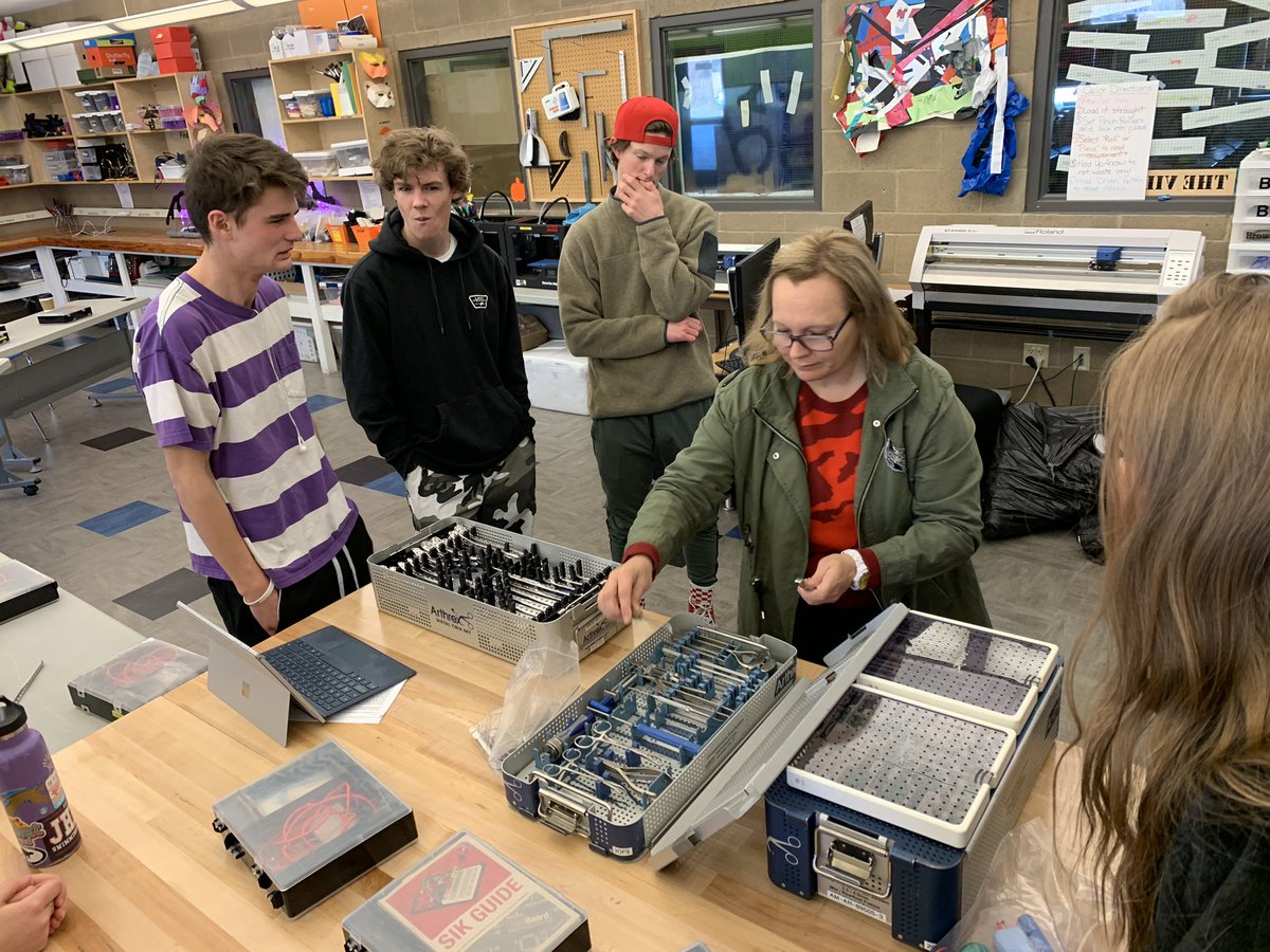 jhhsfablab's tweet photo. BioEngineering students learning about orthopedic surgeries from local physician Dr Jost.  Amazing tools and technologies to share to better understand how she puts bones back together! #TetonSchools #bioengineering #fablab https://t.co/LMyckY2kGc