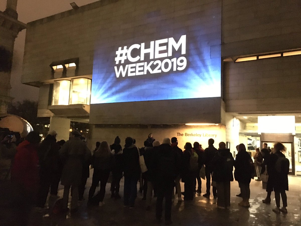 Our special <a href="/RoySocChem/">Royal Society of Chemistry</a> #ChemWeek2019 projection has just kicked off in <a href="/tcddublin/">Trinity College Dublin</a> with an introduction by the Dean of the Faculty of Eng, Maths &amp; Science @TCDFacultyEMS Prof. Sylvia Draper outside the <a href="/tcdlibrary/">The Library of Trinity College Dublin</a> right now <a href="/DraperGroupChem/">The Draper Group</a> #ChemistryWeek #chemistry