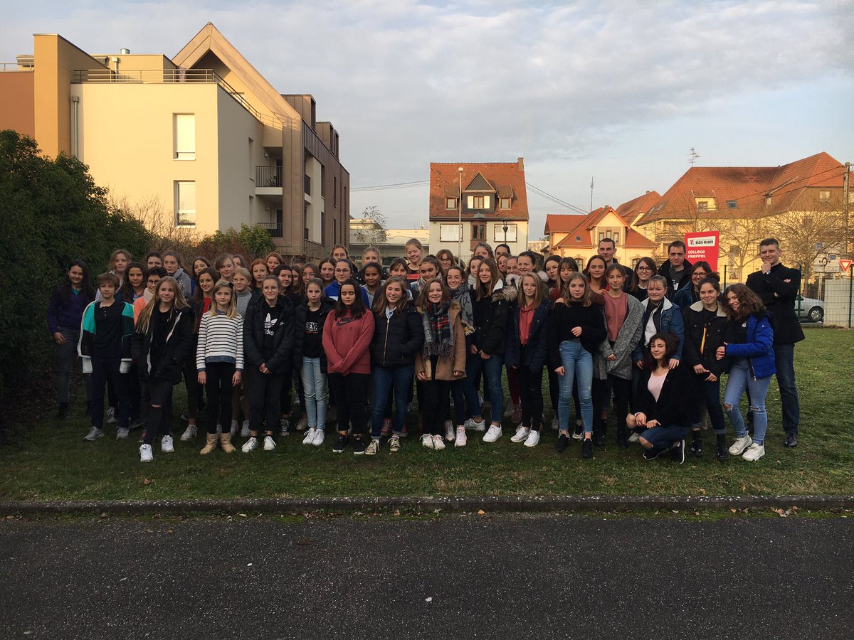 HarterMarie1's tweet photo. #UPSTI #EllesBougent #SIauFeminin #CollegeFreppel Les filles de Quatrième du collège Freppel découvrent les sciences de l’ingénieur au féminin et élargissent leur champ des possibles. Merci aux intervenant-e-s d’#HagerGroup #Safran #Sncf pour leurs interventions et leurs échanges https://t.co/noWz7XG2Yn