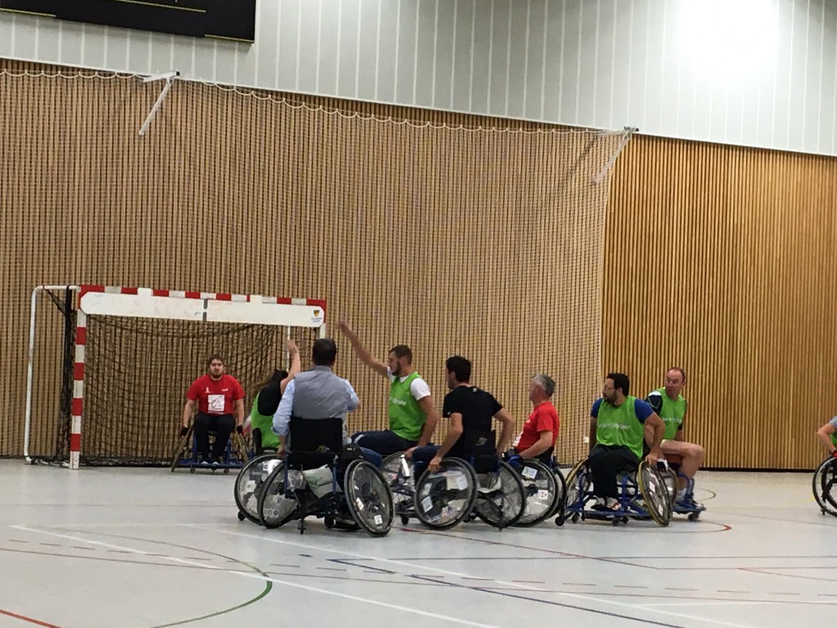 PatJean44's tweet photo. Comme tous les 3ème jeudi de novembre. Soirée hand fauteuil avec le @3SLHB44230. Pour être tout à franc c’est aussi la fête du Beaujolais nouveau 😀@stsebsurloire https://t.co/2ZxtNQZBKb