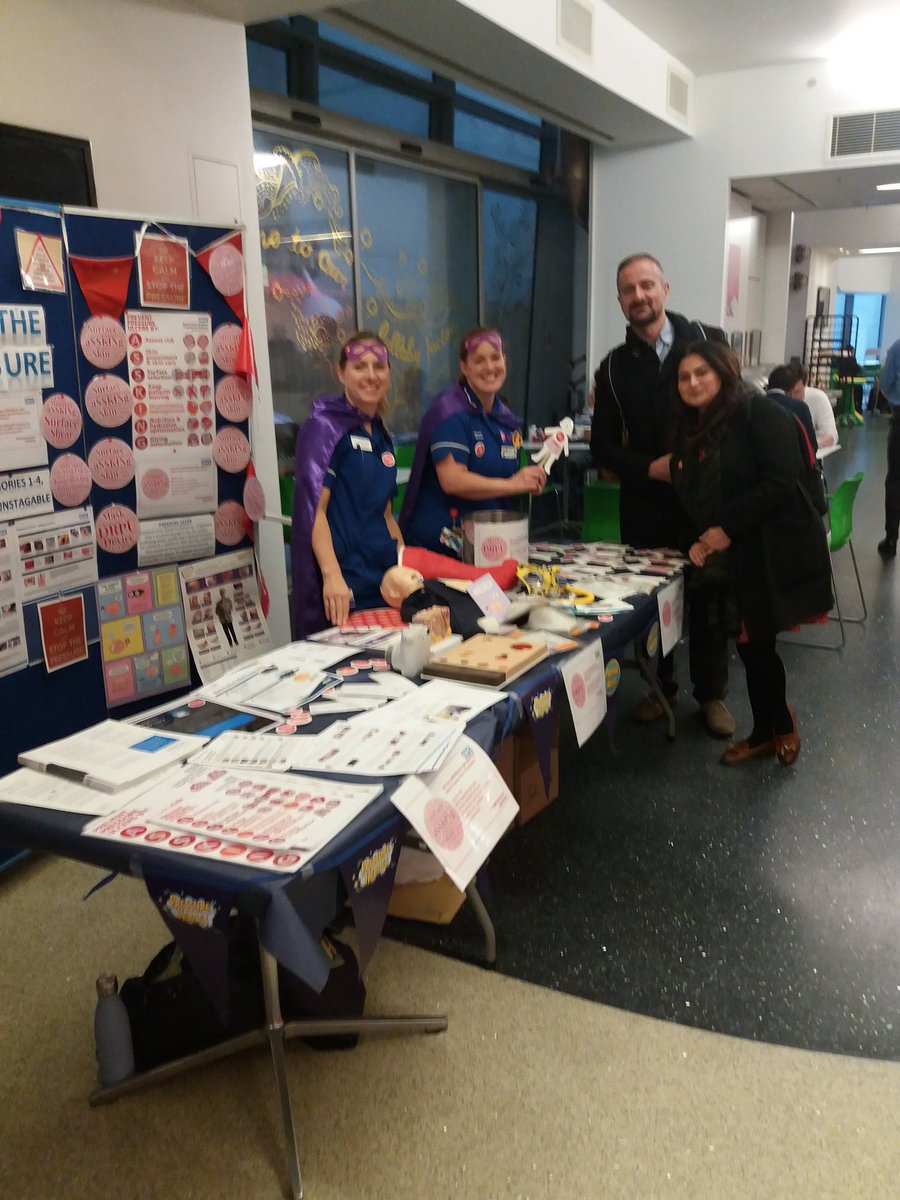 SalinaParkyn1's tweet photo. Our colleagues @NHSEngland joining in with #stopthepressure #pressureheroes work at the #GOSHOpenHouse event. Thank you for your time and support. Well done @goshtvn for this fantastic stall. #QualityandSafety #OneTeam @GreatOrmondSt @GOSH_QS @rsvp2diane https://t.co/5P1HmgHeep