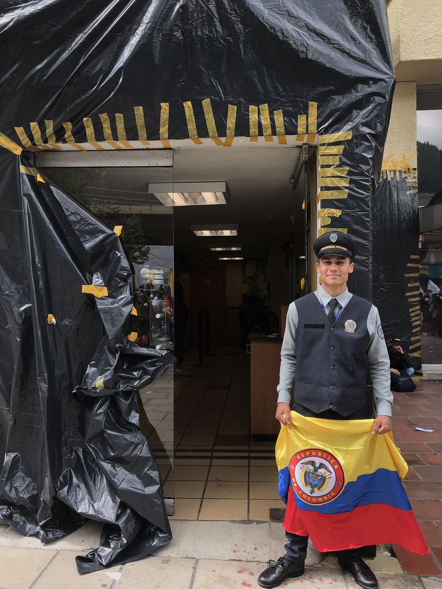 alejomejia's tweet image. Hay voces que no gritan y dicen tanto. Bogotá. 21 de novde 2019.