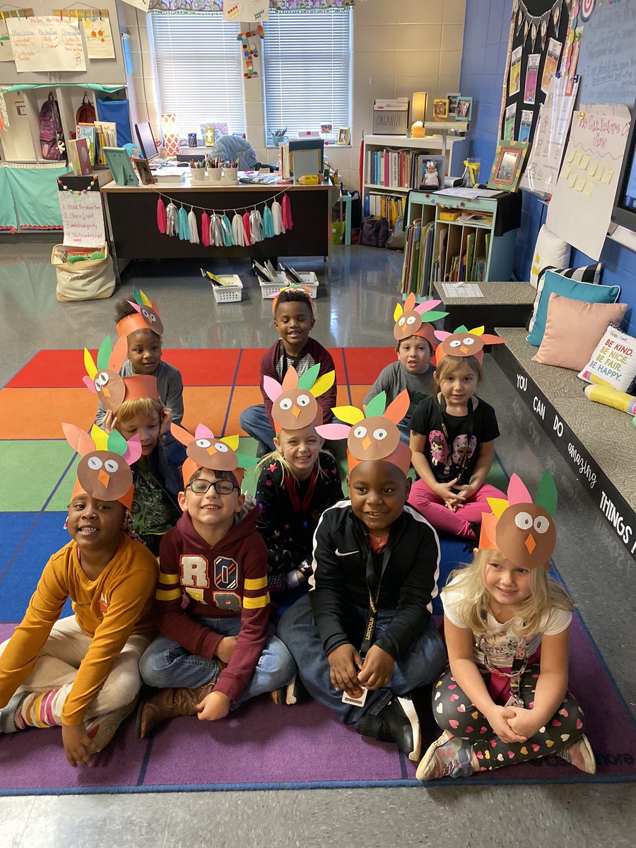 WendyfryWfry's tweet photo. Getting ready for Thanksgiving with these cute turkeys 🦃. @TCBOE_LES https://t.co/ZbaE6aabNX