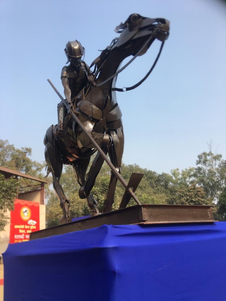 abhishekkrsinh's tweet photo. Our new #installation #inaugurated and #appreciated by @NitishKumar for @bihar_police #mentor @ratnsanjayips .
 #publicart #sculpture #mountedmilitarypolice #bihar @curvesandcolors @walkforbihar16 https://t.co/l3Yl9a2tPg