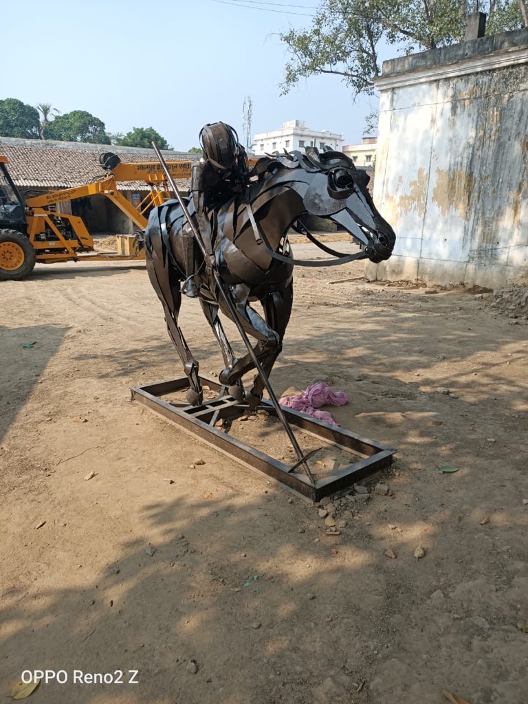 abhishekkrsinh's tweet photo. Our new #installation #inaugurated and #appreciated by @NitishKumar for @bihar_police #mentor @ratnsanjayips .
 #publicart #sculpture #mountedmilitarypolice #bihar @curvesandcolors @walkforbihar16 https://t.co/l3Yl9a2tPg