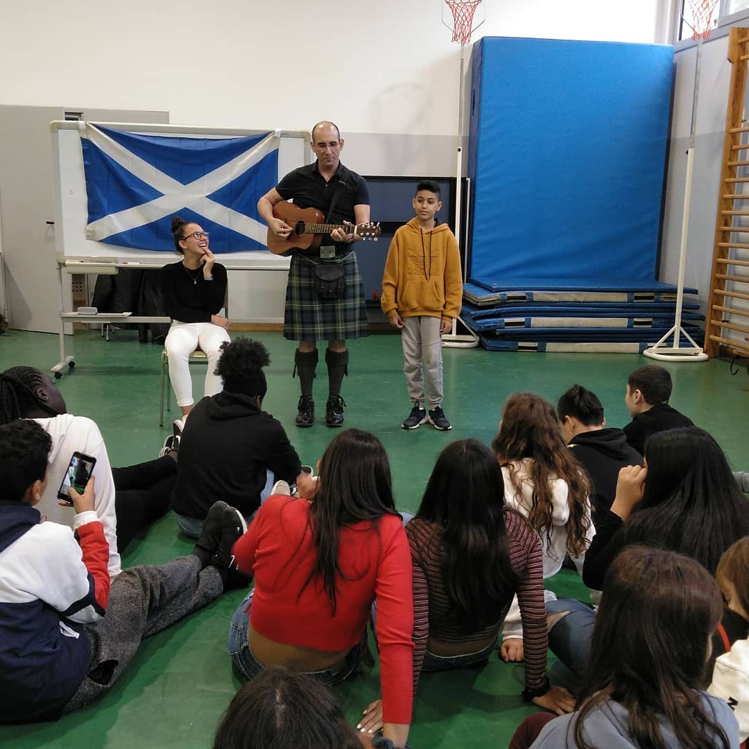 Satorras1's tweet photo. Scottish Dances with David Vivanco for our 2ndESO students #somsatorras #bagpipeandkilt #learnhavingfun https://t.co/Z43yO9t32R