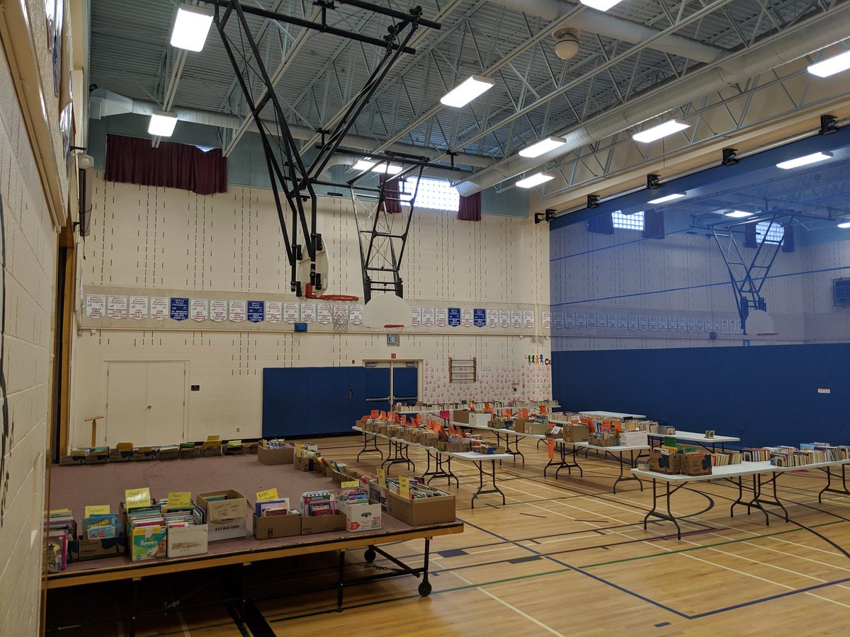 ALC_Council's tweet photo. All set up for the Used Book Fair tomorrow. Money raised will be donated to Carleton Heights ES School Council. #kidshelpingkids @ALorneCassidy @OCDSB https://t.co/SoxugGuMyD