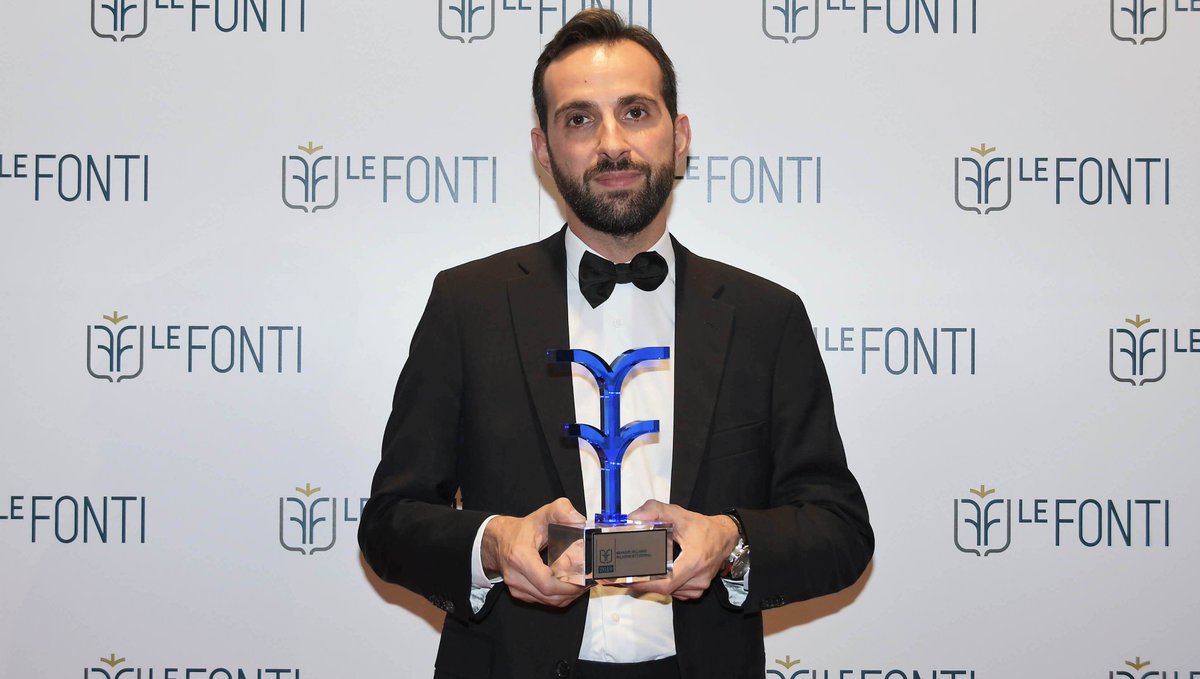 Il nostro ad <a href="/SimoneDattoli/">Simone Dattoli</a> ha vinto il premio Manager dell’Anno a #LeFontiAwards di <a href="/LeFonti_Group/">Le Fonti Group</a>, nella categoria “Relazioni Istituzionali”! 
in-rete.net/relazioni-isti…