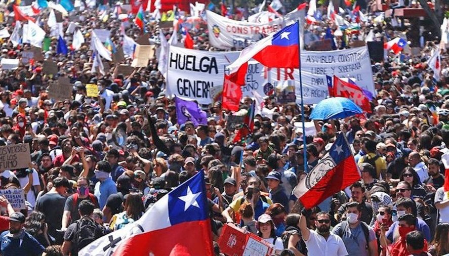 vmoonie_'s tweet photo. "Soy América Latina
Un pueblo sin piernas, pero que camina"
#21NSomosTodos #ParoNacional #YoParoEl21NSinMiedo https://t.co/5lXz4zx1RS