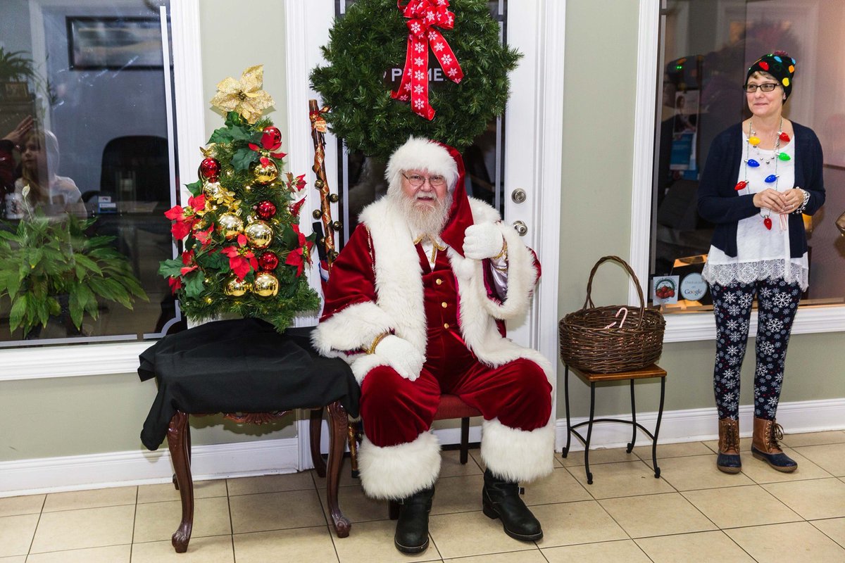 Portlandtncofc's tweet image. Portland Christmas Festival &amp;amp; Parade on Dec. 7th! Festival Activities from 3-5pm on Main Street include visit with Santa, cookie decorating, live music, vendors, princess meet &amp;amp; greet, live nativity, train ride &amp;amp; more! Parade at 5:30pm! @NC5 @FOXNashville @WKRN @WSMV @Tennessean