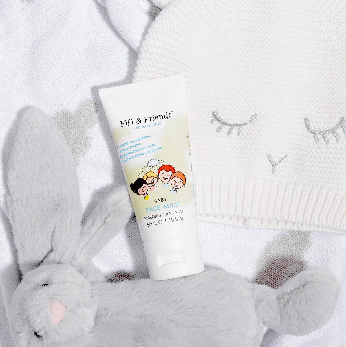 Keep little cheeks nourished and protected.🥰
Infused with sweet almond and sunflower seed oil, your little one’s skin will be kept soothed and nourished against the cold winds.
Shop via the #linkinbio and now save 20% off with code SAVE20.
#fifiandfriends #babyskin #babyskincare