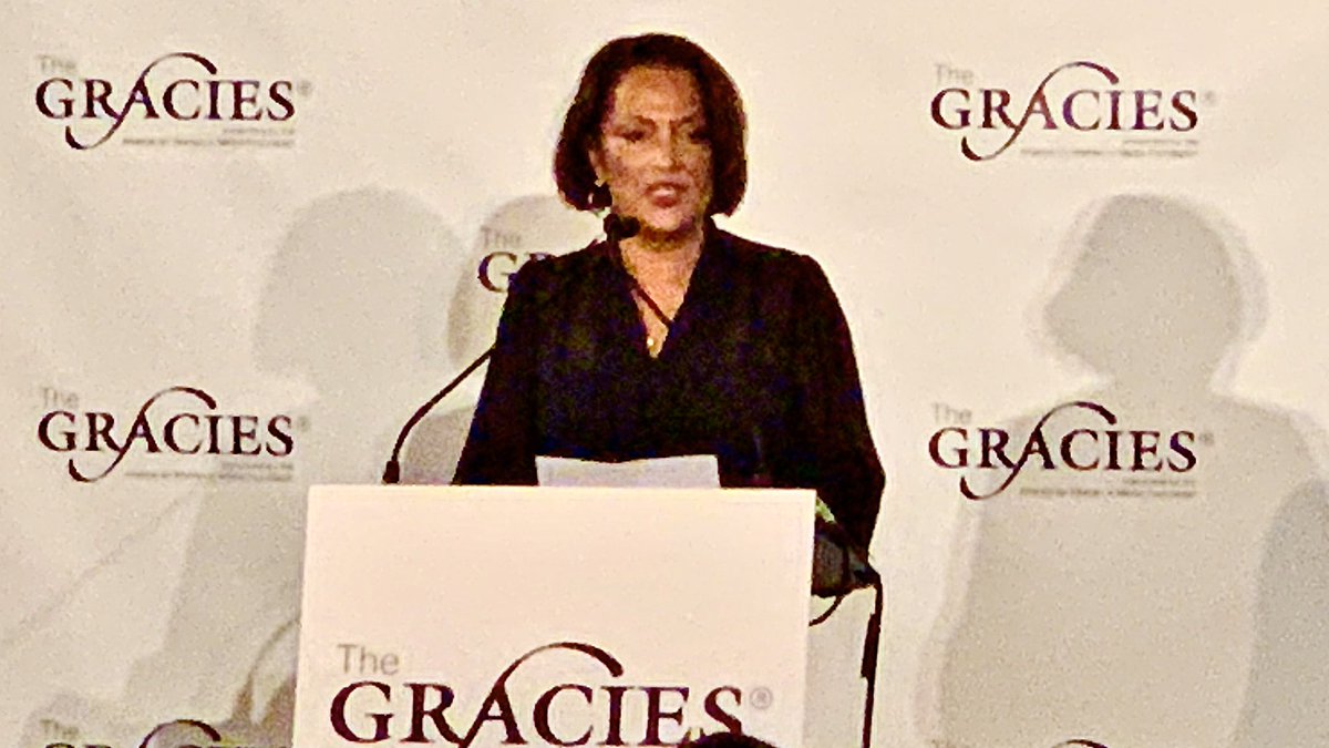 RobStoddardFLDC's tweet image. Proud 2C colleague @MischRay @WalterKaitz presenting our @NCTAitv scholarship at @AllWomeninMedia #GraciesLeadershipAwards luncheon, to #ConnieHo of @SantiagoCanyon. Best wishes Connie on your project for #NCTA &amp;amp; #AWM! #cablesfinest #genderdiversity #DiversityEquityAndInclusion