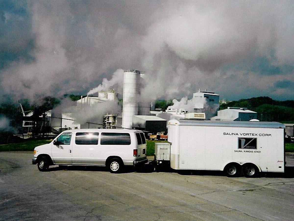 VortexValves's tweet image. #ThrowbackThursday We've had several generations of our traveling Mobile Display Unit. Here's a #throwback from the early 2000's.
#WeBringTheValvesToYou #manufacturing