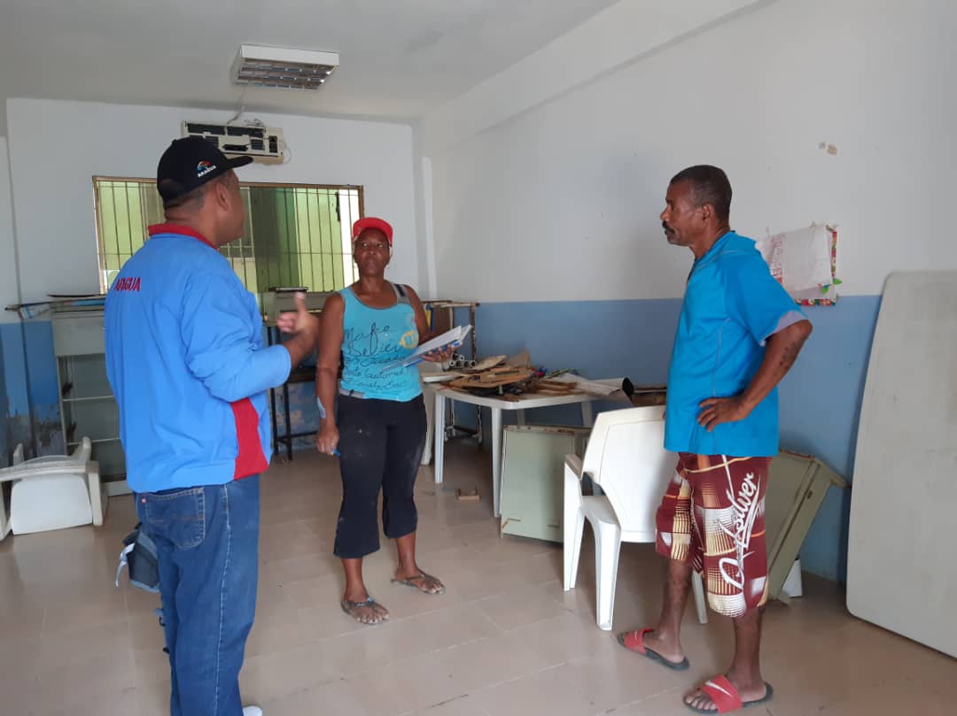 Por instrucciones del Gob. <a href="/RMarcoTorres/">Rodolfo Marco Torres</a> los secretarios y secretarias del <a href="/Gobierno_Aragua/">Gobierno de Aragua</a> nos desplegamos a la comunidad de Puerto Maya dándole atención integral debido a la crecida del río.  ¡Seguimos Avanzando En Revolución! <a href="/NicolasMaduro/">Nicolás Maduro</a> #EstudiantesPorLaPaz 
.<a href="/dcabellor/">Diosdado Cabello R</a>