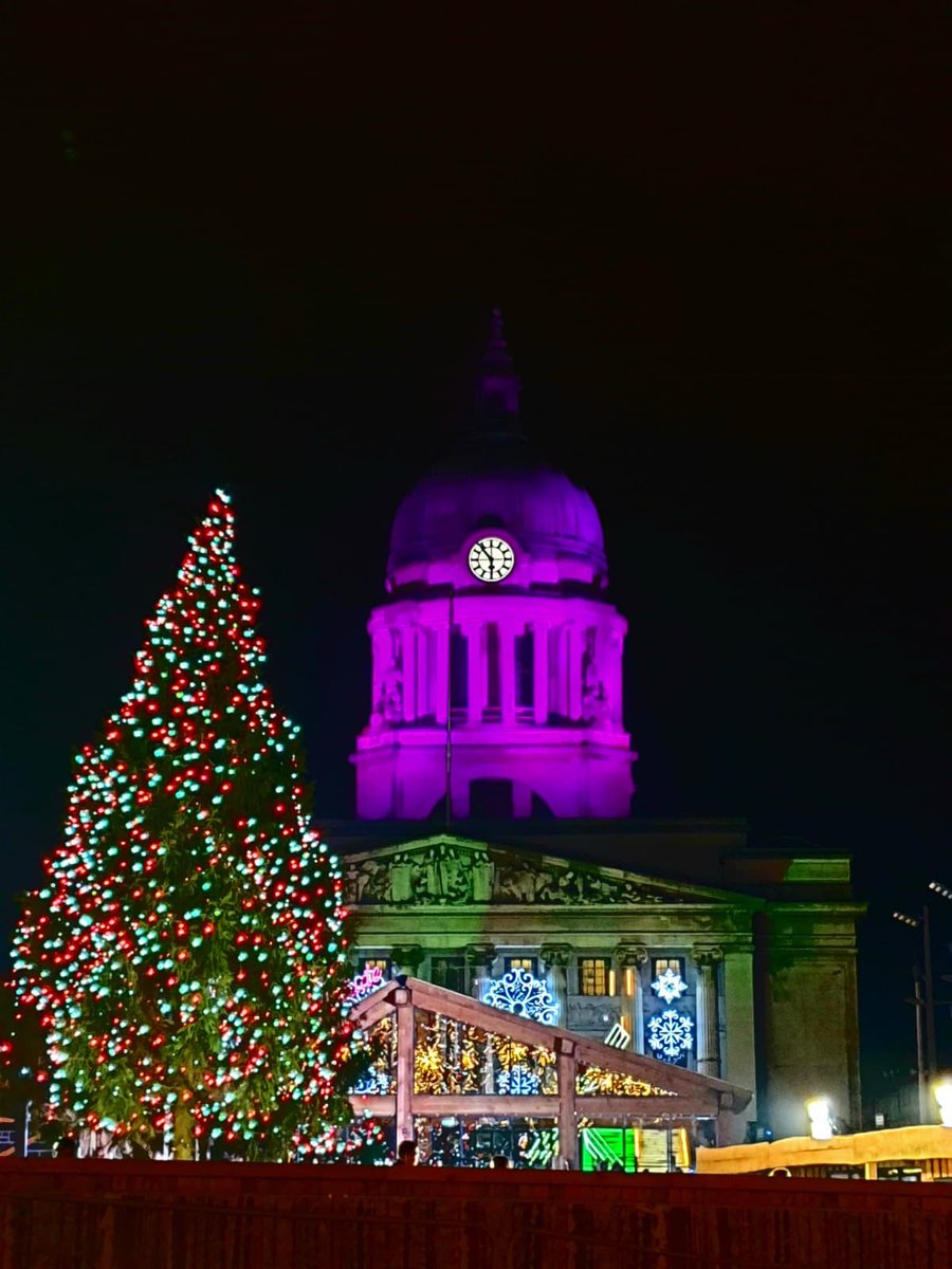 Our Council House is lit up purple to mark World Pancreatic Cancer Day. We are joining with @PanCAN to raise awareness about #Pancreaticcancer symptoms #PANCaware #WPCD pancan.org/get-involved/p…