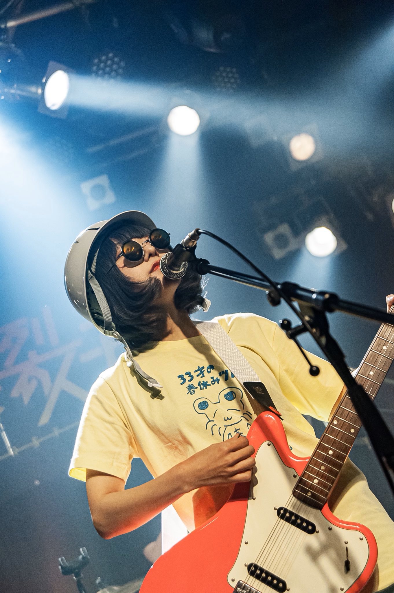 神聖かまってちゃん・の子モデルギターがFenderから発売 - 音楽